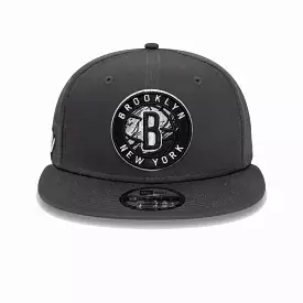 BROOKLYN NETS NBA SEASONAL INFILL GREY 9FIFTY SNAPBACK CAP 'GREY'