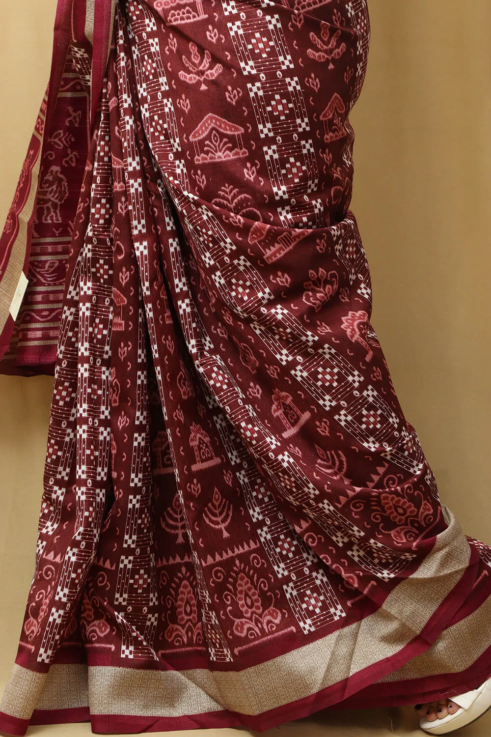 Elegant Maroon Silk Sambalpuri Print Saree: Digital Printed Beauty