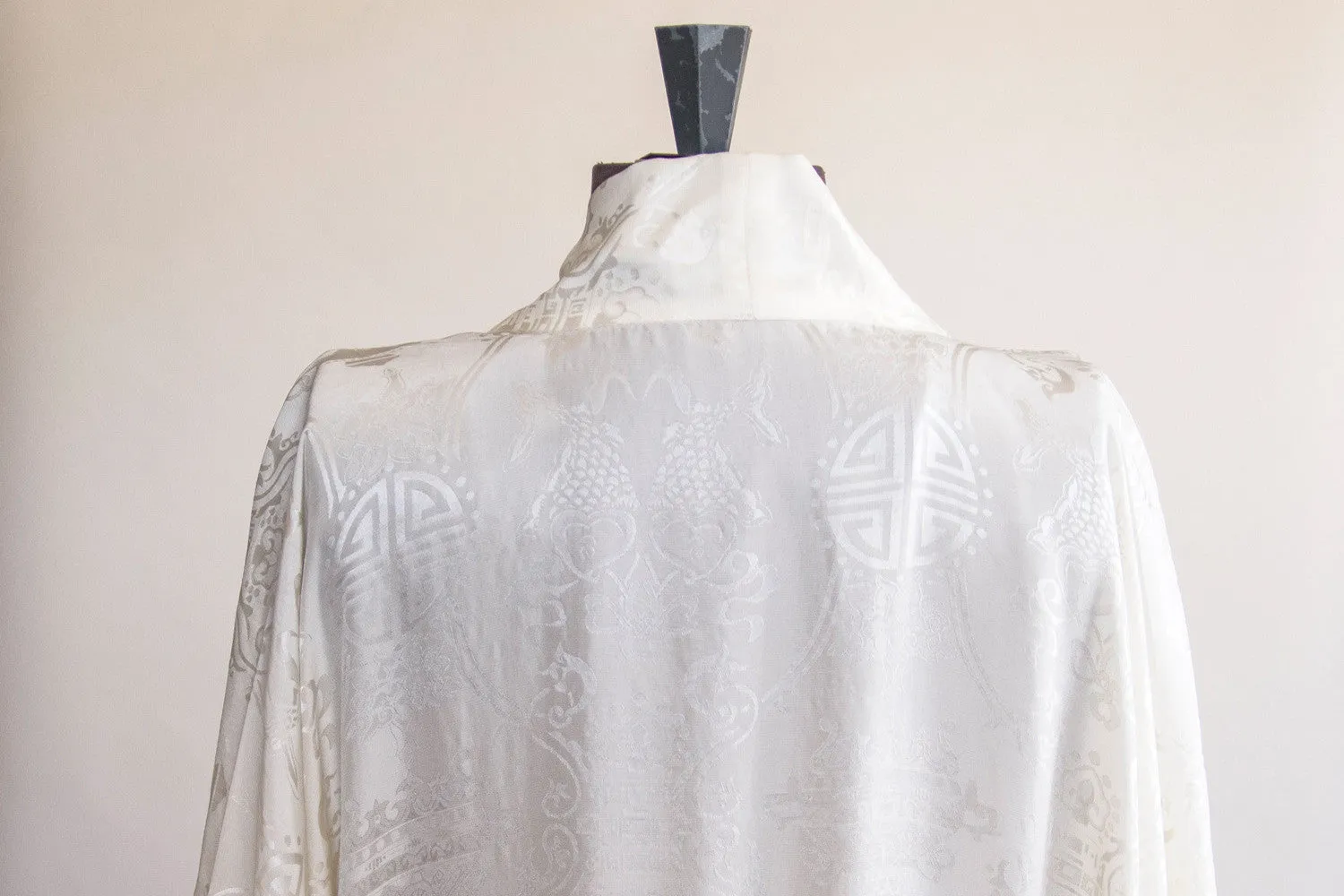 Ivory Silk Kimono - Vintage Women’s Intimates