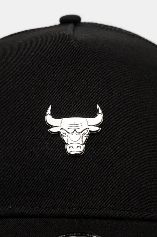 New Era baseball cap METALLIC TRUCKER CHICAGO BULLS black color with an application 60565181