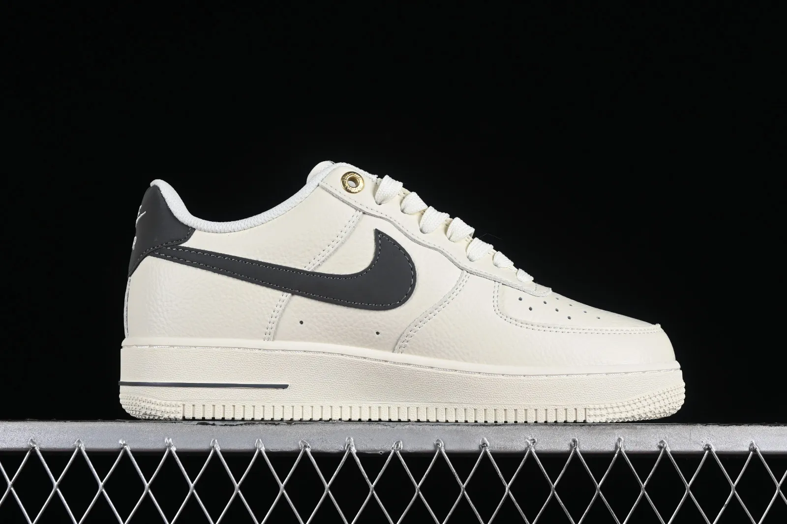 Nike Air Force 1 07 Low Off White Dark Grey NK0621-100