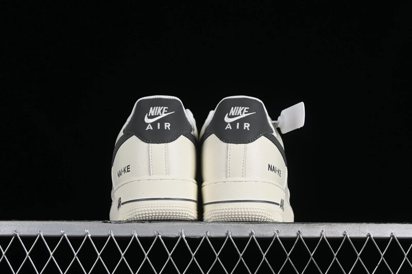 Nike Air Force 1 07 Low Off White Dark Grey NK0621-100