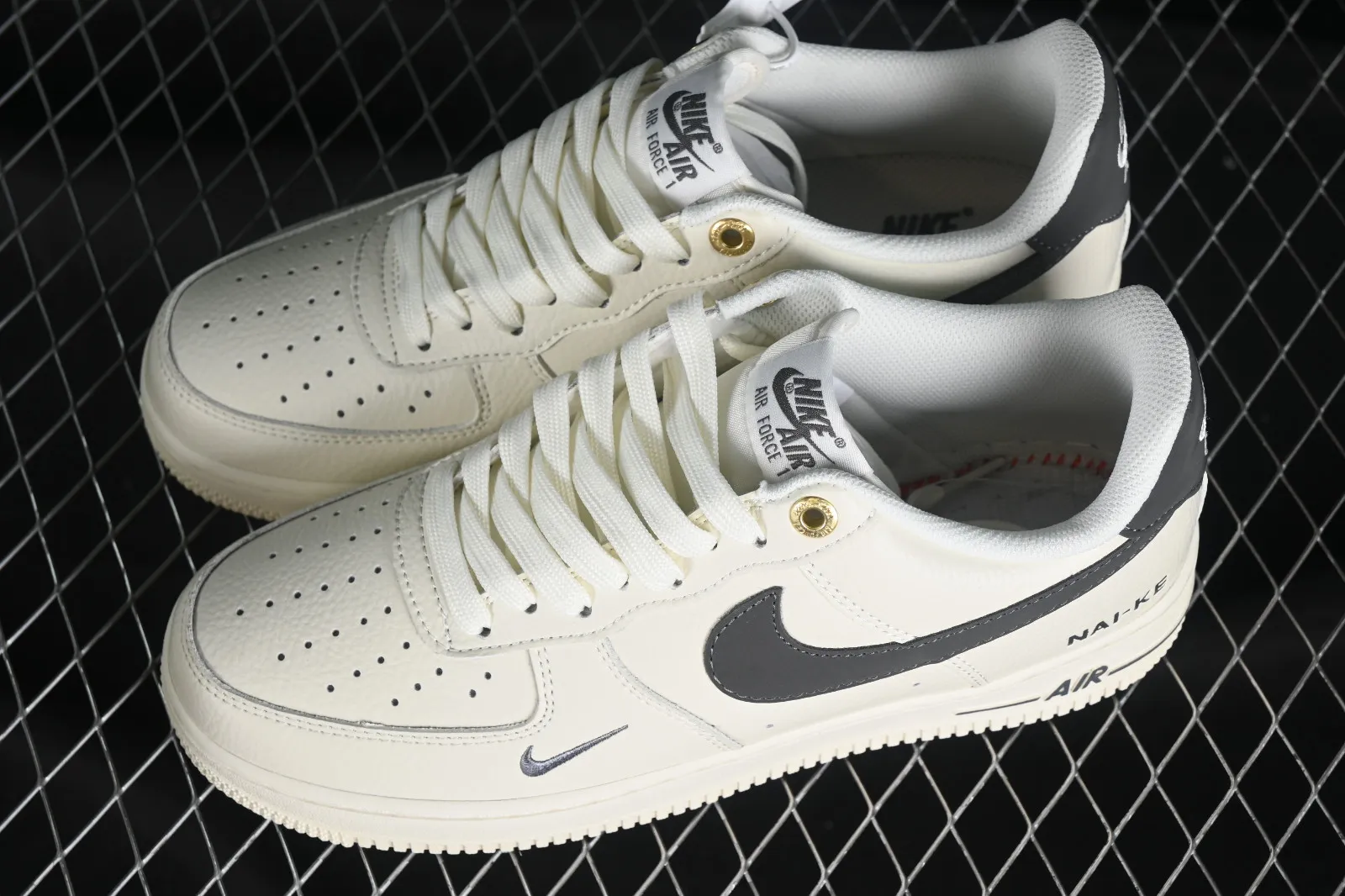 Nike Air Force 1 07 Low Off White Dark Grey NK0621-100