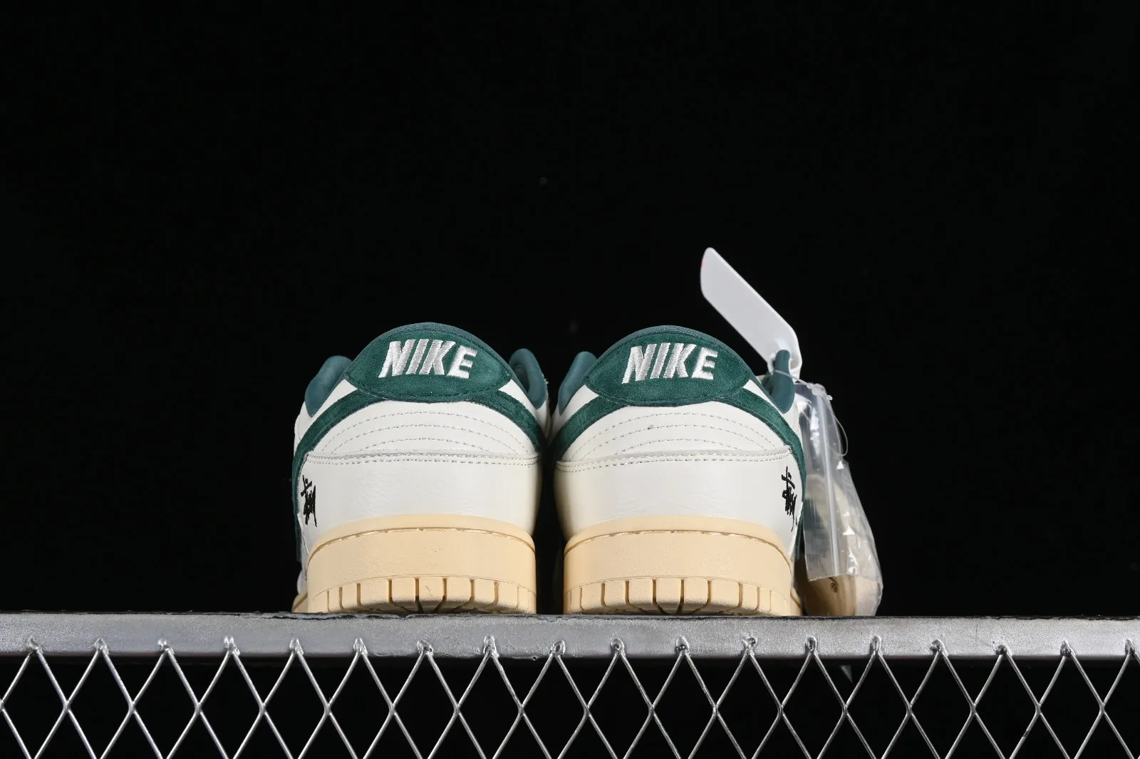 Nike SB Dunk Low Stussy Off White Green Black CF3688-006