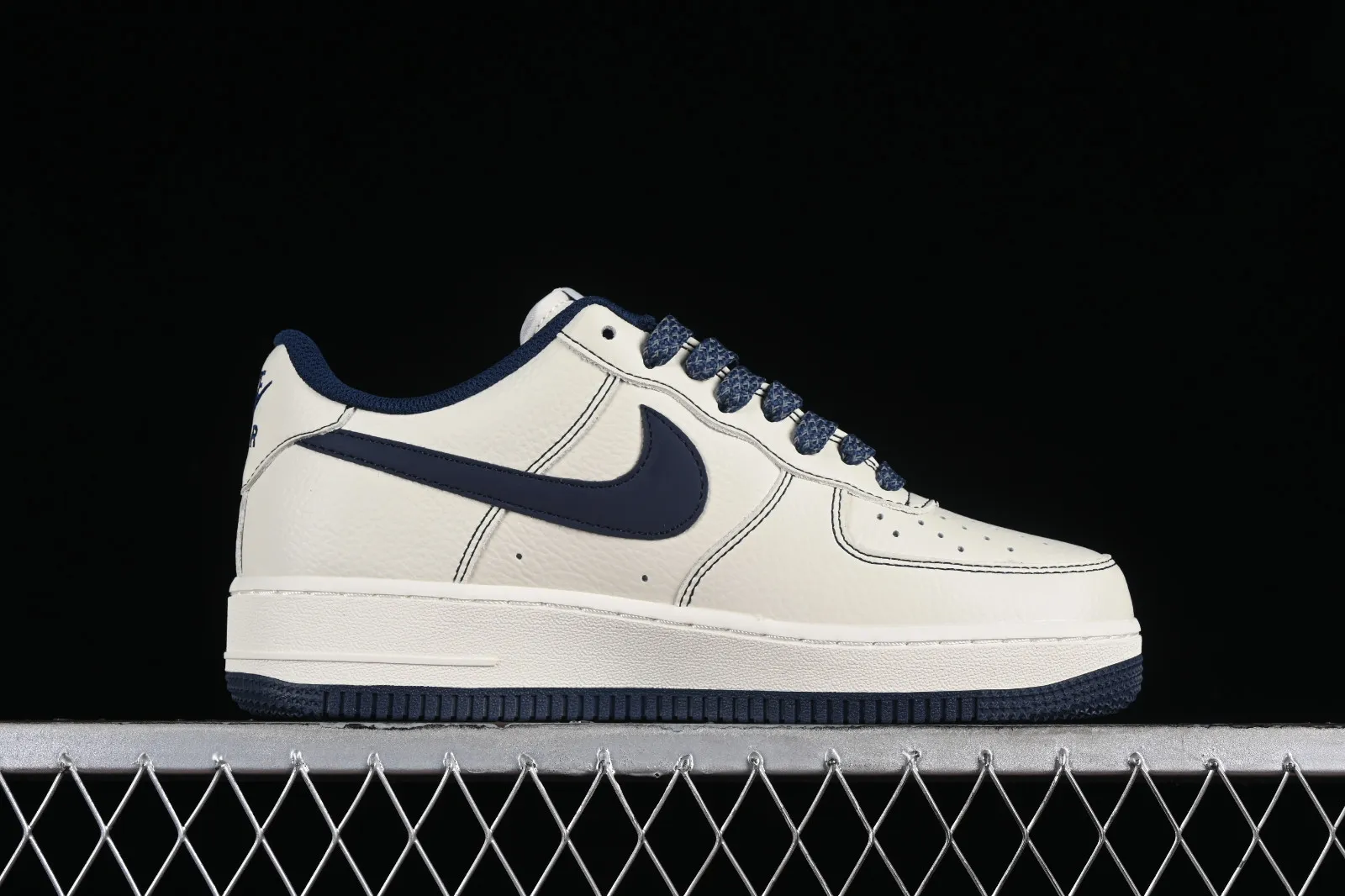 Undefeated x Nike Air Force 1 07 Low Off White Navy Blue UN2395-522