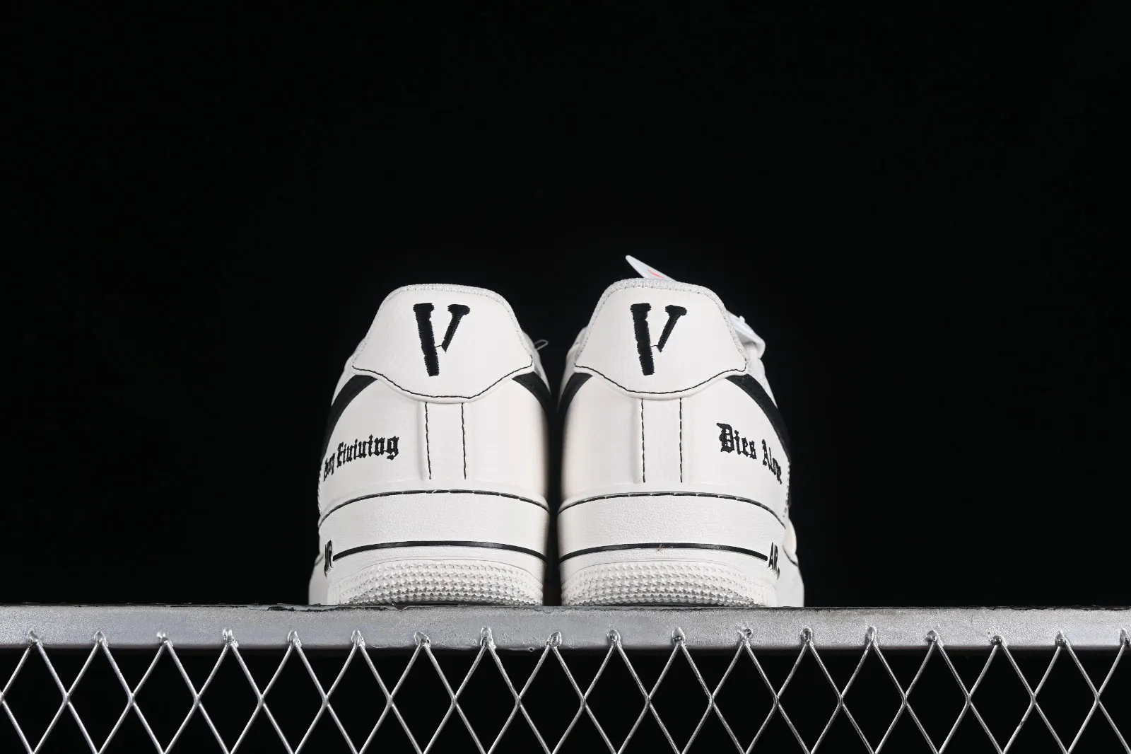 Vlone x Nike Air Force 1 07 Low Off White Black AA5360-002