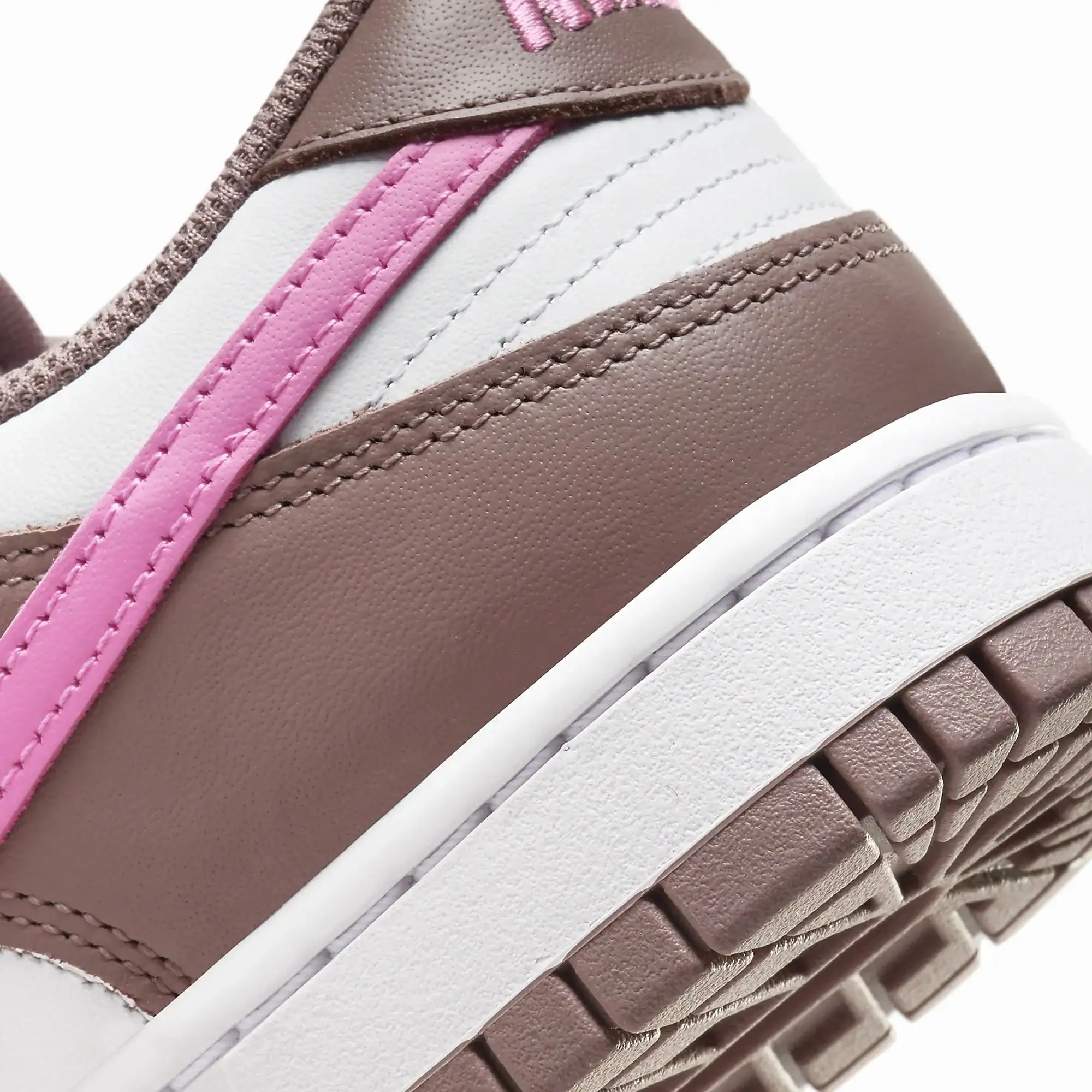 WMN'S DUNK LOW 'SMOKEY MAUVE/PLAYFUL PINK-WHITE'